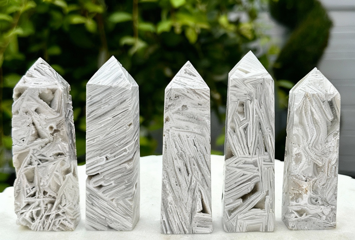 white lace agate towers
