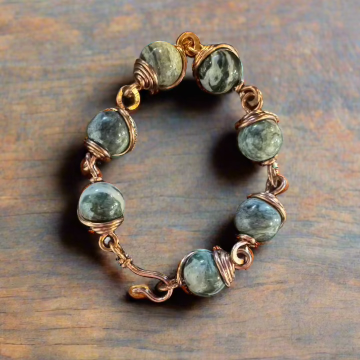 handmade jade bead and copper bracelet (7.5")