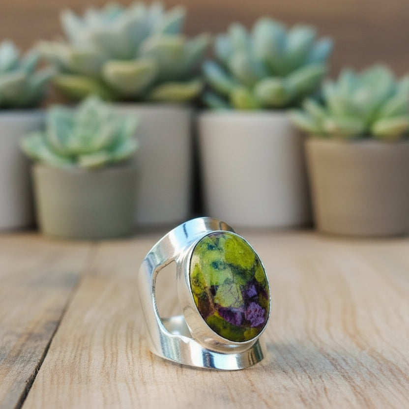 stichtite in serpentine ring in sterling silver