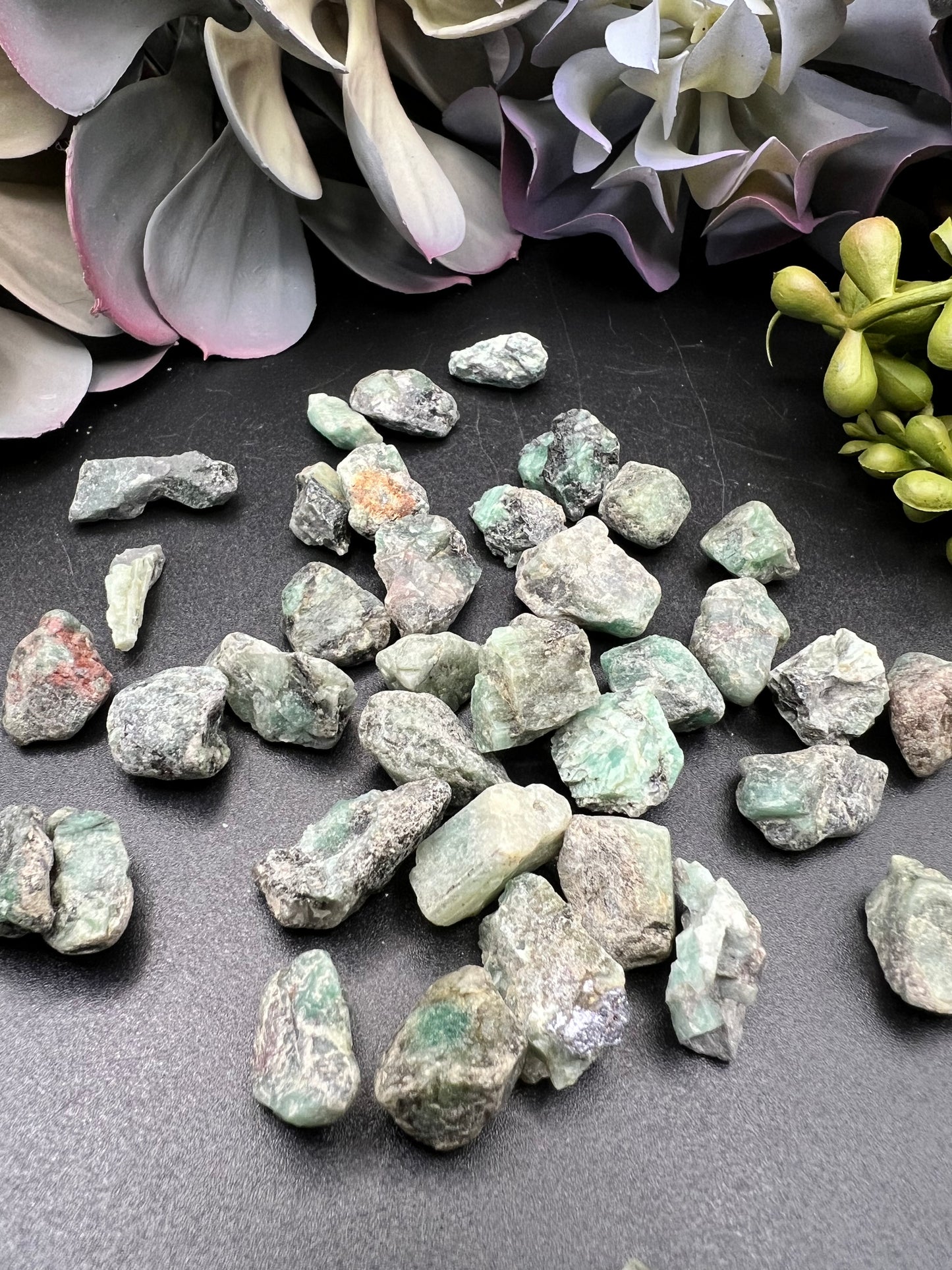 emerald (raw pieces)