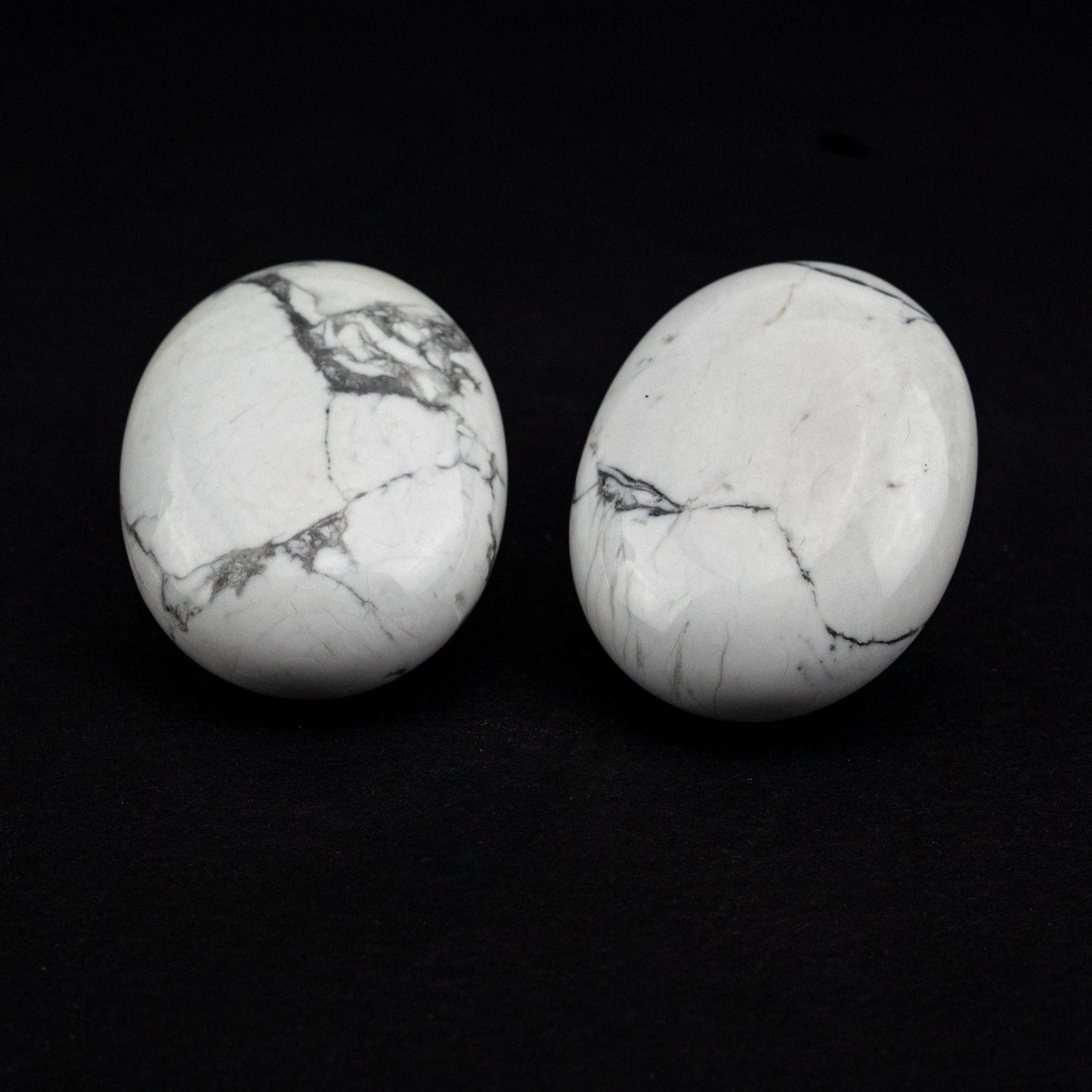 howlite palm stone