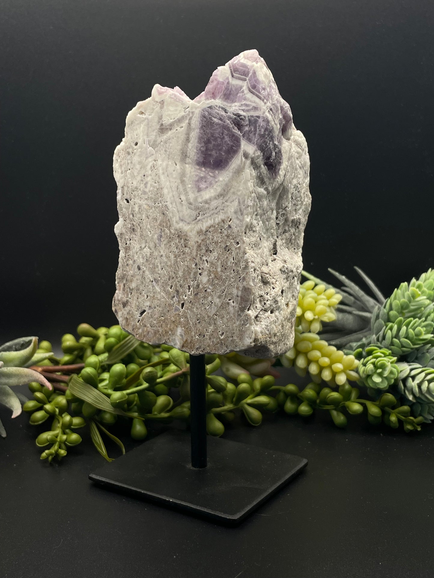 chevron amethyst on metal stand