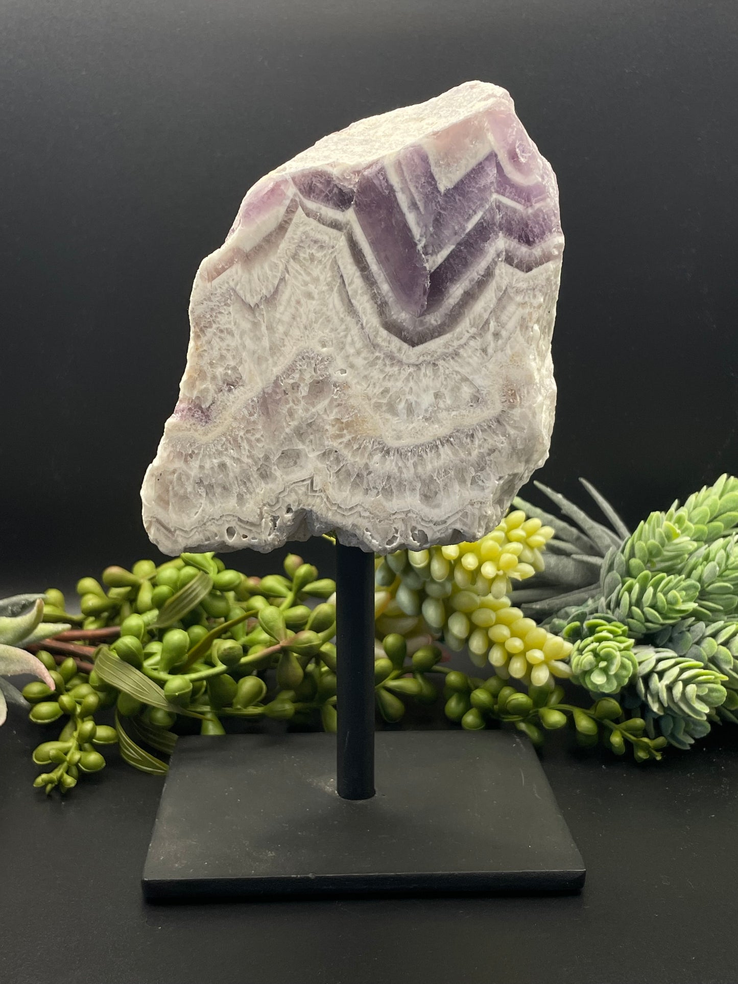 chevron amethyst on metal stand