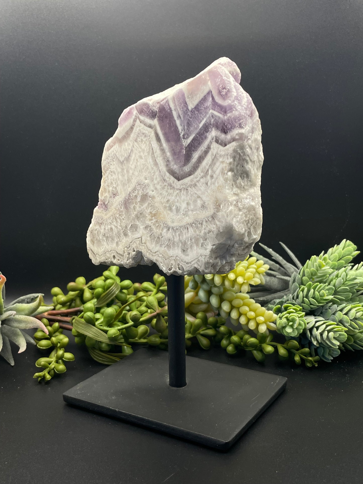 chevron amethyst on metal stand