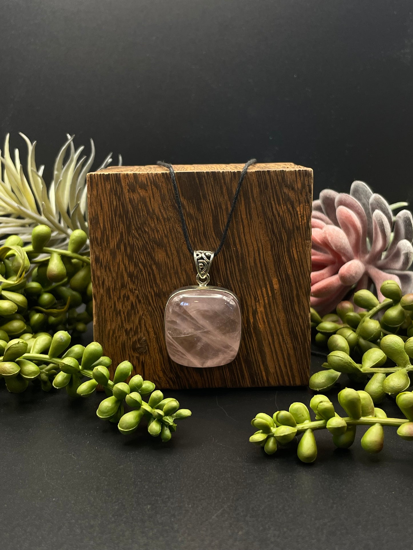 rose quartz pendant