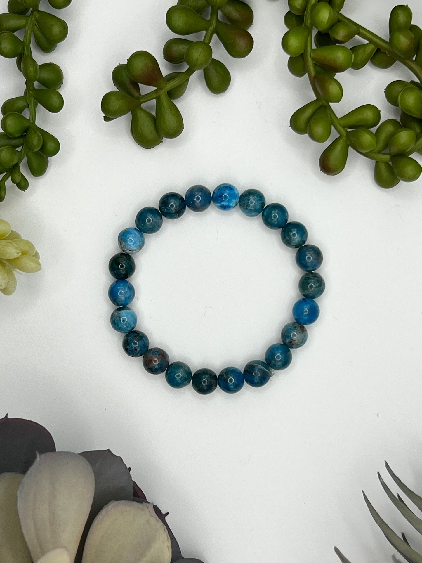 apatite beaded bracelet (8mm beads)