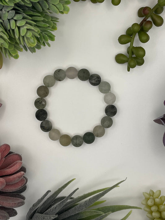 green tourmalated quartz beaded bracelet