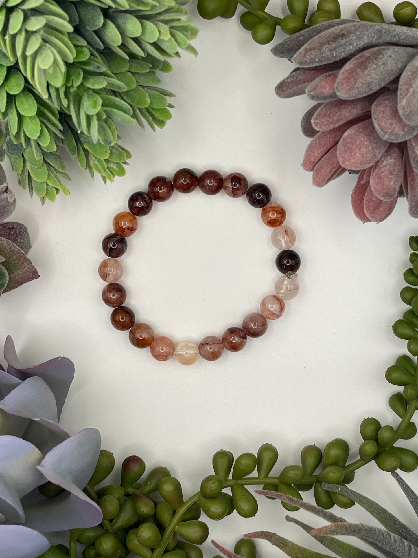 hematoid quartz beaded bracelet (8mm beads)