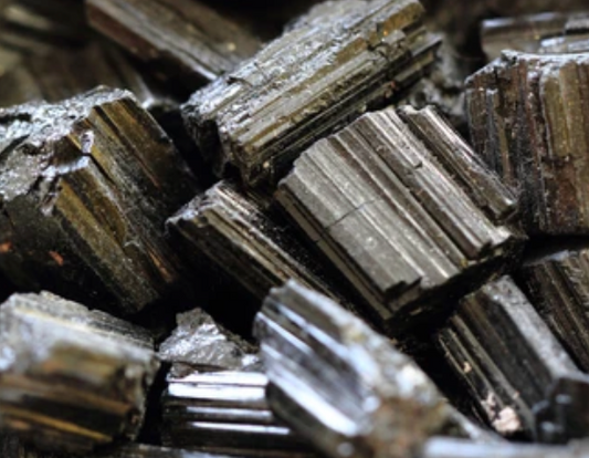 black tourmaline (raw pieces)