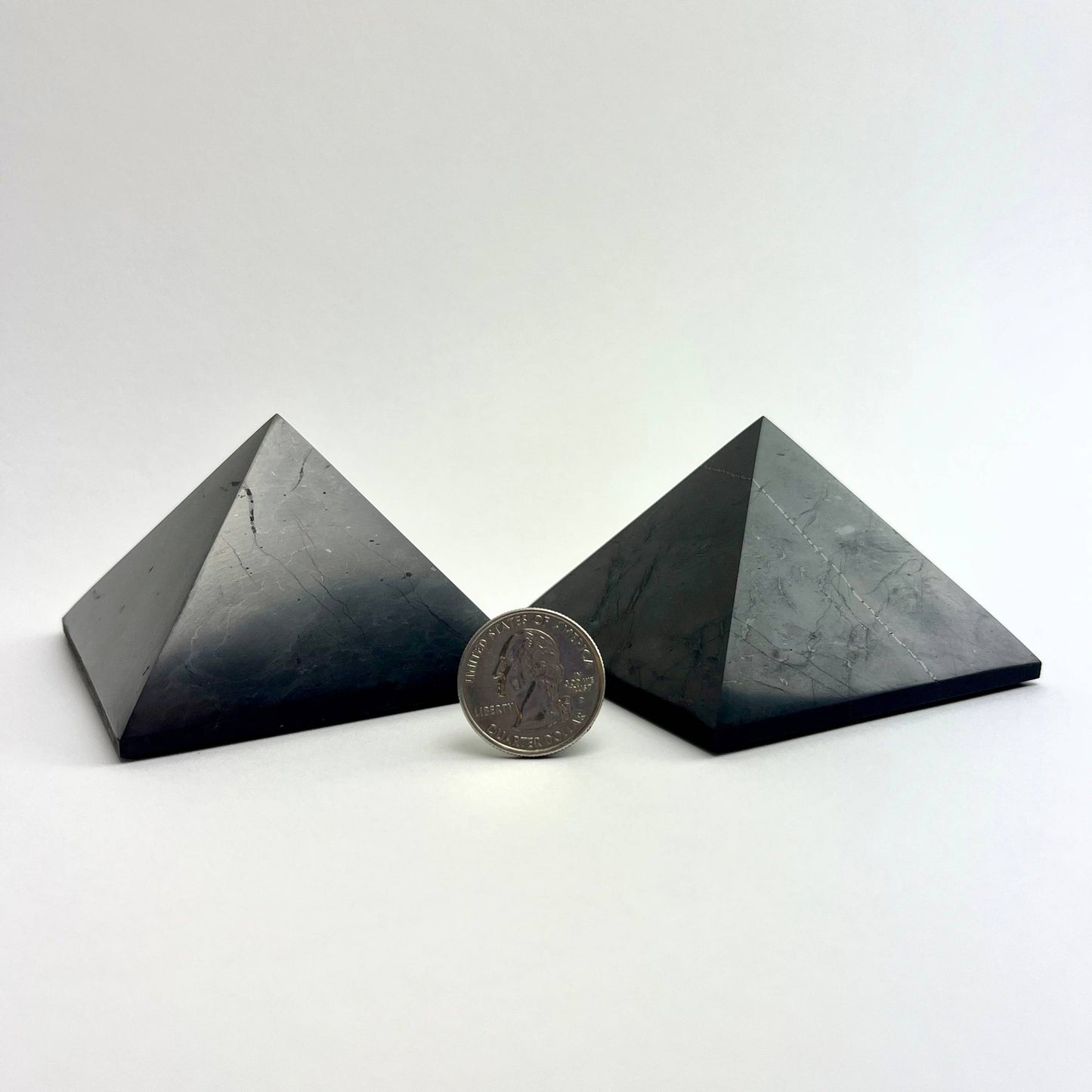 shungite pyramid (40mm - 45mm)