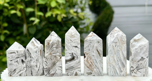 white lace agate towers