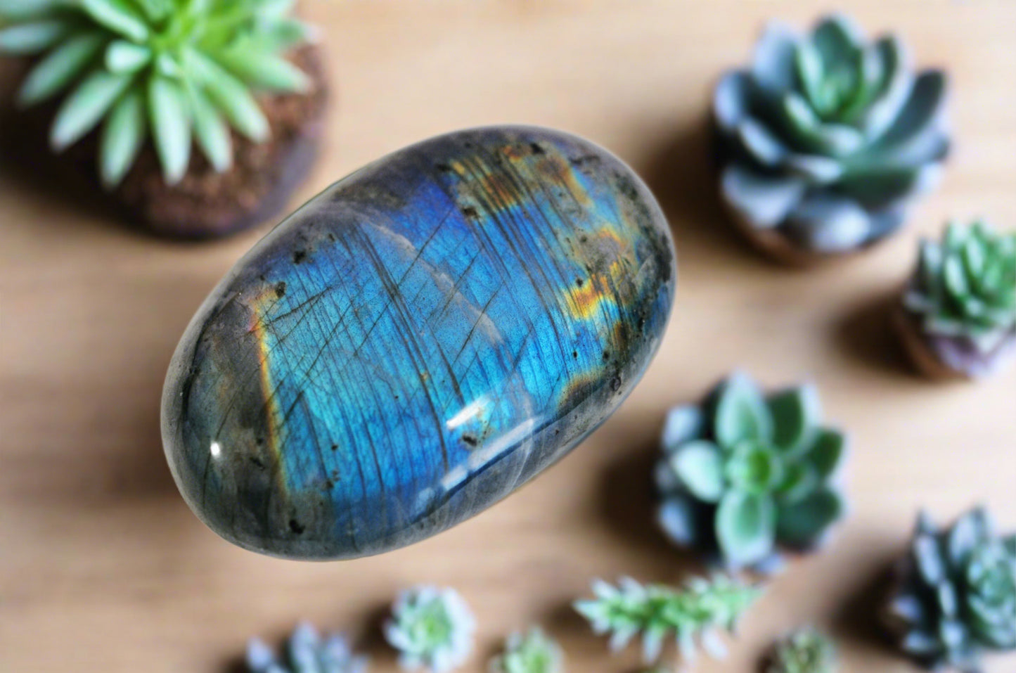 labradorite palm stone